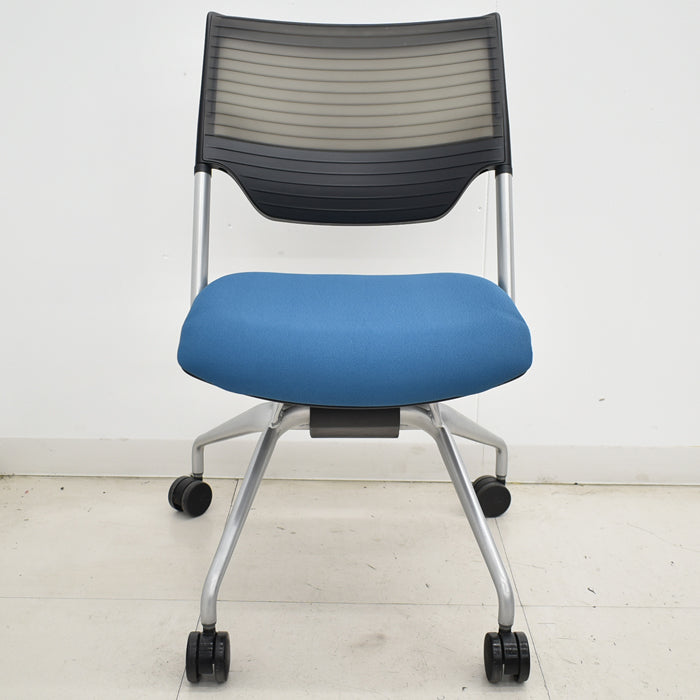 【中古】イトーキ レクシブ ミーティングチェア ネスティングチェア 幅470 2025041502【中古オフィス家具】