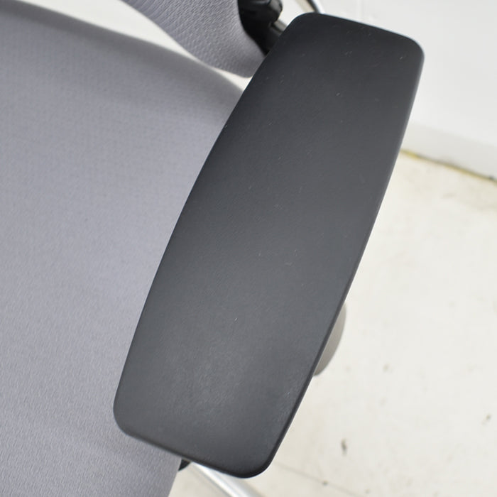 【中古】スチールケース リープV2 可動肘 ランバーサポート ポリッシュ ヘッドレスト USモデル ポリッシュ 2025041504【中古オフィス家具】