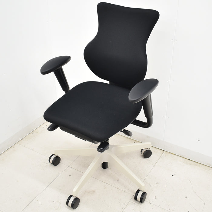 【中古】イトーキ カシコ 可動肘 女性用チェア 2025042202【中古オフィス家具】
