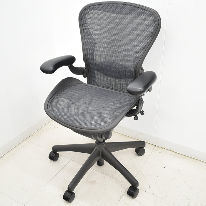 【中古】ハーマンミラー アーロンチェア Bサイズ フル装備 ランバーサポート タキシードメッシュ 肘レバータイプ 2025042204【中古オフィス家具】