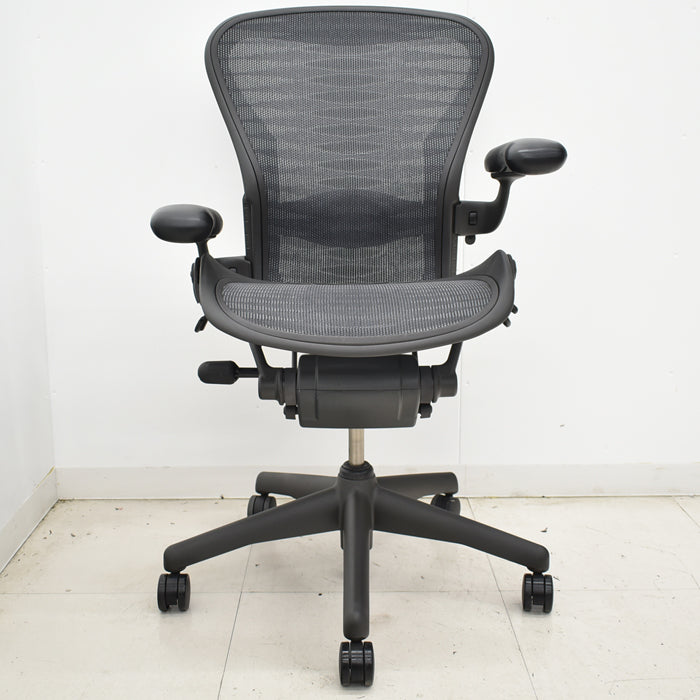 【中古】ハーマンミラー アーロンチェア Bサイズ フル装備 ランバーサポート タキシードメッシュ 肘レバータイプ 2025042204【中古オフィス家具】