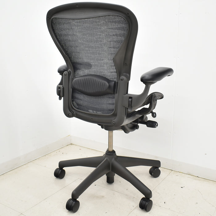 【中古】ハーマンミラー アーロンチェア Bサイズ フル装備 ランバーサポート タキシードメッシュ 肘レバータイプ 2025042204【中古オフィス家具】