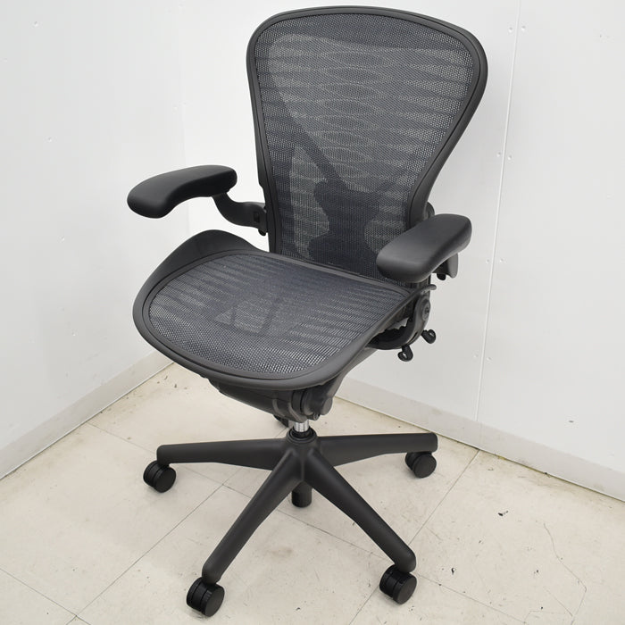 【中古】ハーマンミラー アーロンチェア Bサイズ フル装備 ポスチャーフィット タキシードメッシュ 肘レバータイプ(肘パット新型)2017年製 2025042205【中古オフィス家具】