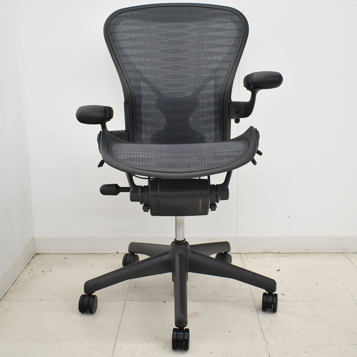【中古】ハーマンミラー アーロンチェア Bサイズ フル装備 ポスチャーフィット タキシードメッシュ 肘レバータイプ(肘パット新型)2017年製 2025042205【中古オフィス家具】