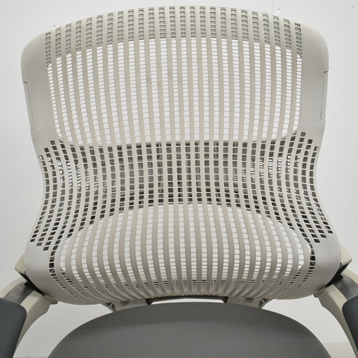 【中古】Knoll ジェネレーション 可動肘(ハイパフォーマンス肘)ポリッシュ脚 2025042303【中古オフィス家具】