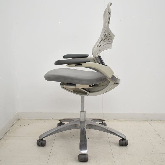 【中古】Knoll ジェネレーション 可動肘(ハイパフォーマンス肘)ポリッシュ脚 2025042303【中古オフィス家具】