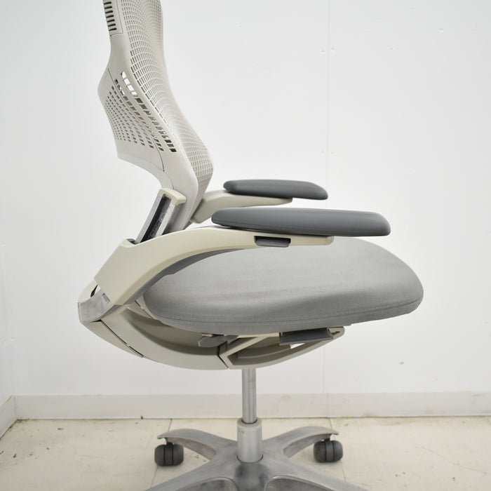 【中古】Knoll ジェネレーション 可動肘(ハイパフォーマンス肘)ポリッシュ脚 2025042303【中古オフィス家具】