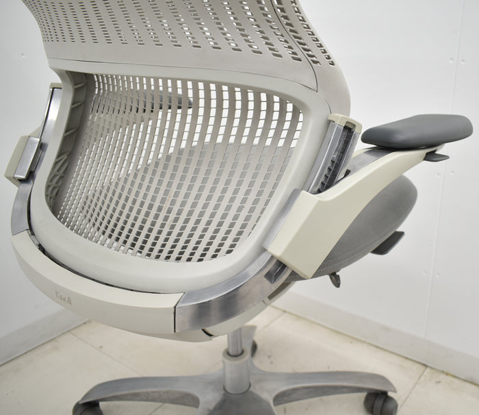 【中古】Knoll ジェネレーション 可動肘(ハイパフォーマンス肘)ポリッシュ脚 2025042303【中古オフィス家具】