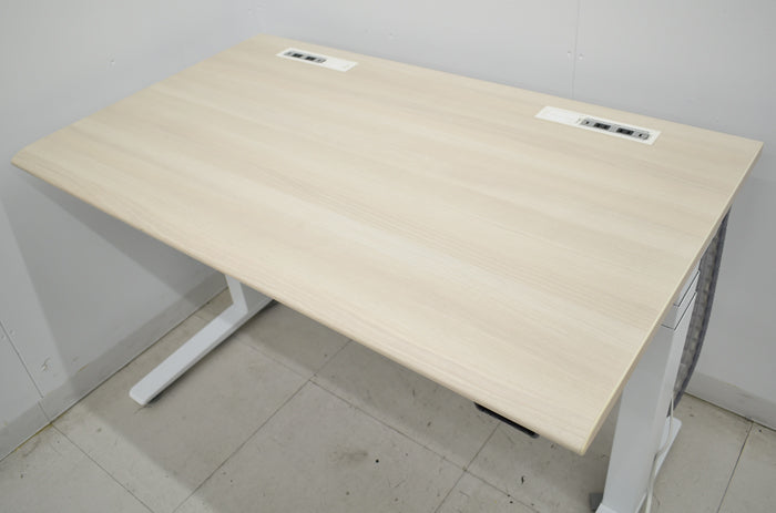 【中古】オカムラ スイフト 電動昇降デスク スムースフォルムエッジ 昇降レバータイプ 2018年製 幅1150 2025050701【中古オフィス家具】