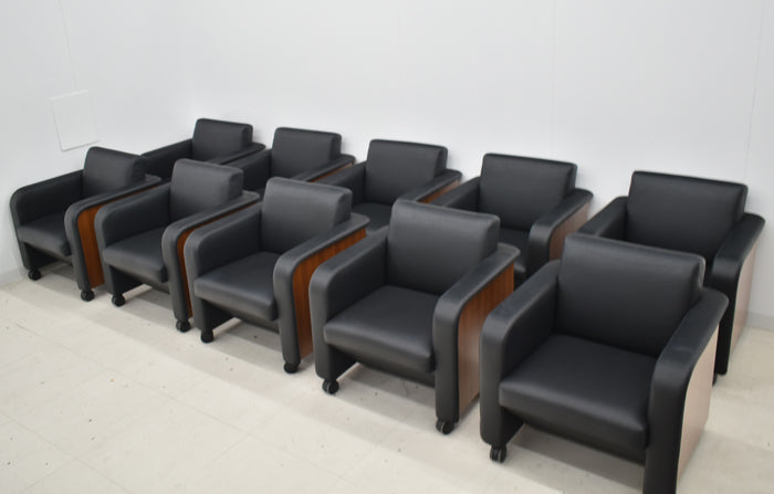 【中古】オカムラ セフィーロ 応接会議用チェア 10脚セット 革張り 幅670 2025050703【中古オフィス家具】