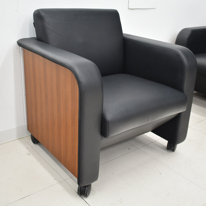 【中古】オカムラ セフィーロ 応接会議用チェア 10脚セット 革張り 幅670 2025050703【中古オフィス家具】