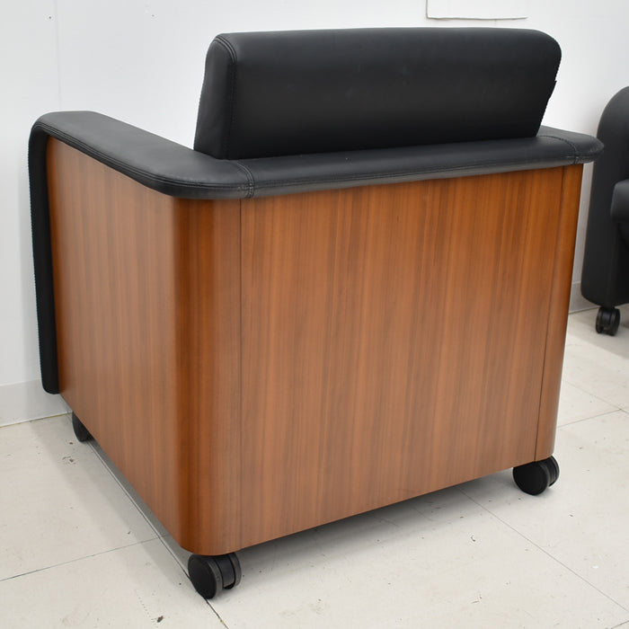 【中古】オカムラ セフィーロ 応接会議用チェア 10脚セット 革張り 幅670 2025050703【中古オフィス家具】