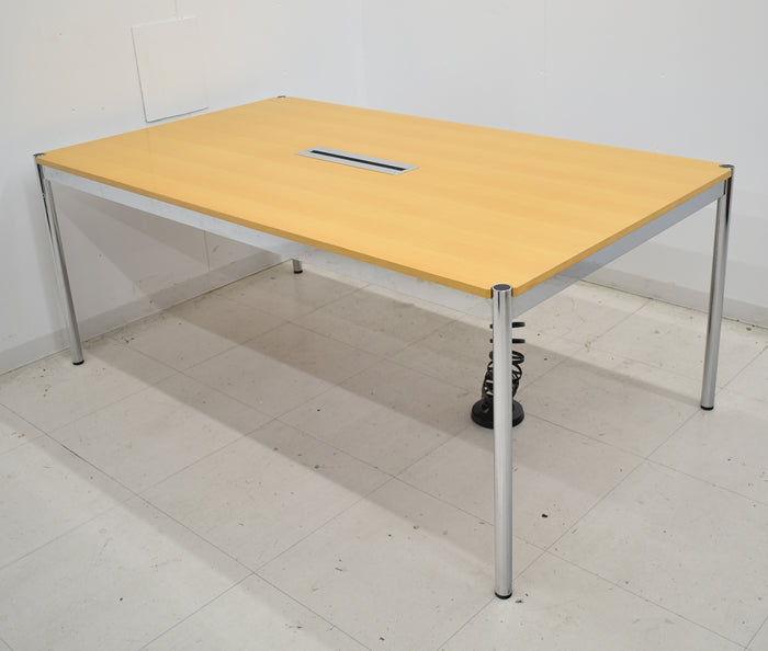【中古】USM Haller ハラーテーブル 配線口 コード受 ケーブルガイド付 幅1750 2025051004【中古オフィス家具】