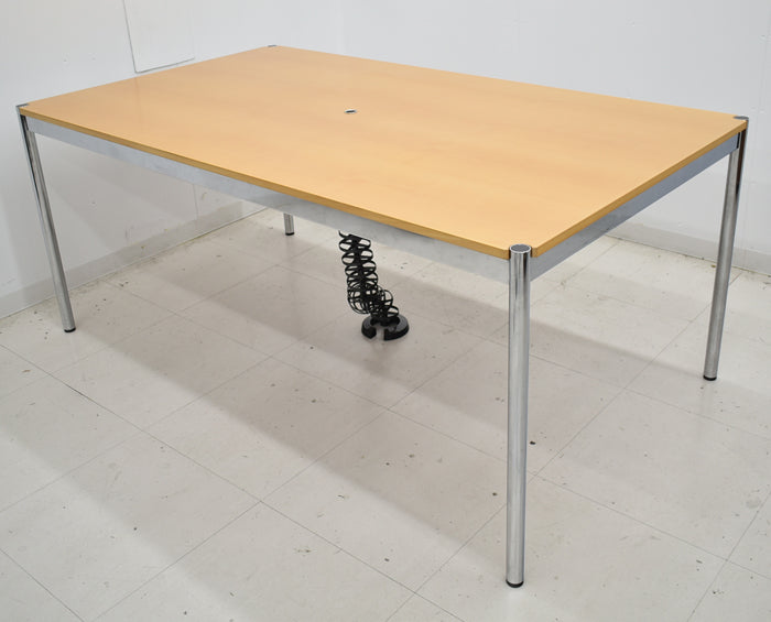 【中古】USM Haller ハラーテーブル 配線口 コード受 ケーブルガイド付 幅1750 2025051205【中古オフィス家具】