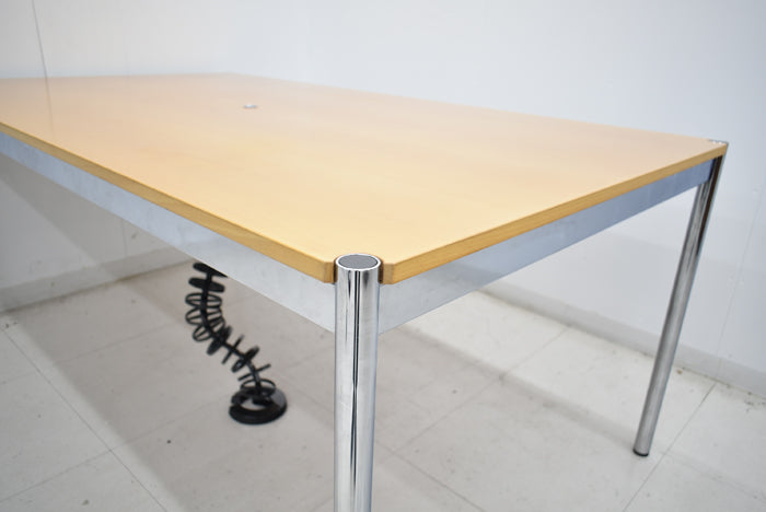 【中古】USM Haller ハラーテーブル 配線口 コード受 ケーブルガイド付 幅1750 2025051205【中古オフィス家具】