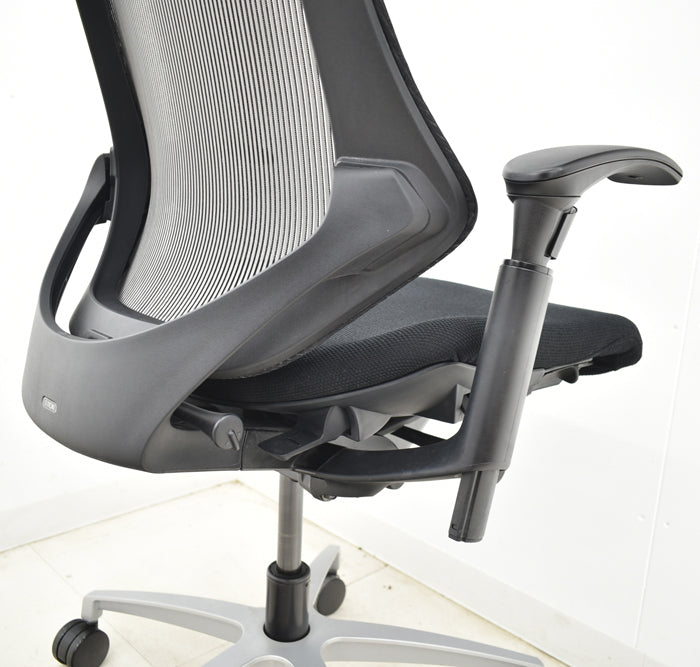 【中古】イトーキ f・エフチェア ハイバック 可動肘 ストライプメッシュ シルバー脚 2025051303【中古オフィス家具】