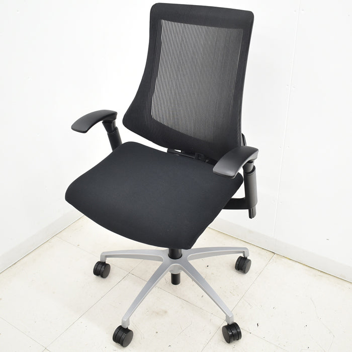 【中古】イトーキ f・エフチェア ハイバック 可動肘 ストライプメッシュ シルバー脚 2025051303【中古オフィス家具】