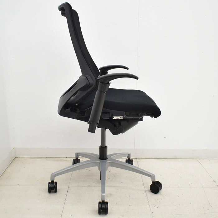 【中古】イトーキ f・エフチェア ハイバック 可動肘 ストライプメッシュ シルバー脚 2025051303【中古オフィス家具】