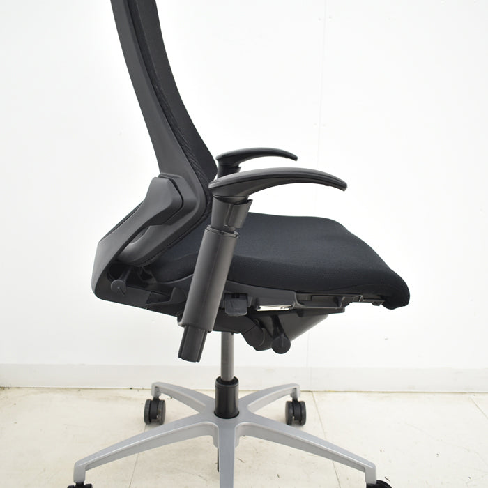 【中古】イトーキ f・エフチェア ハイバック 可動肘 ストライプメッシュ シルバー脚 2025051303【中古オフィス家具】