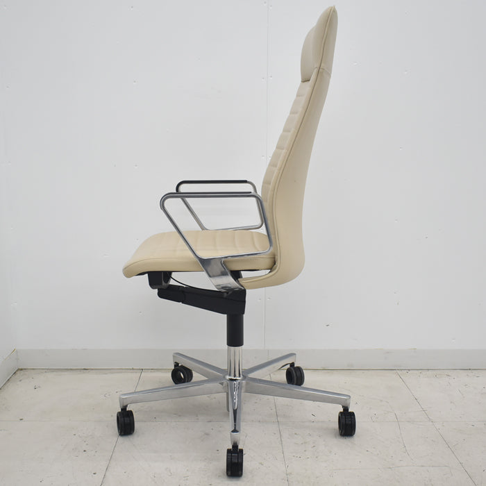 【中古】コクヨ ファブレ アディショナルバック 革張り アルミサークル肘 ポリウレタン巻きキャスター ストライプバック 2022年製 2025070801【中古オフィス家具】
