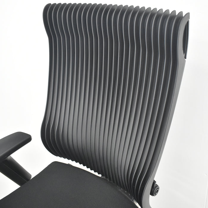 【中古】イトーキ スピーナ 可動肘 エラストマーバック ポリッシュ アクティブランバーサポート 2025070905【中古オフィス家具】