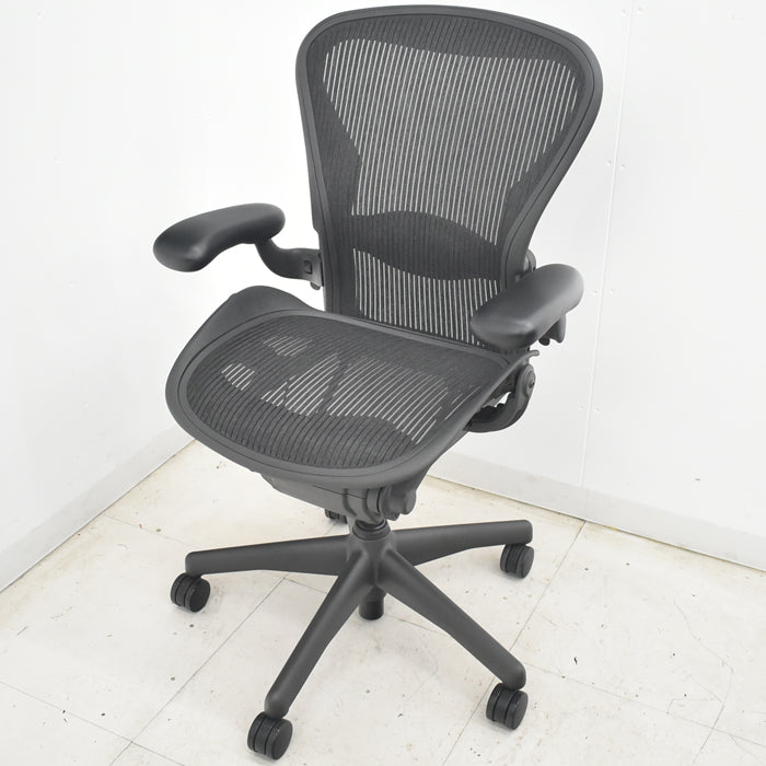 【中古】ハーマンミラー アーロンチェア Bサイズ 可動肘 ランバーサポート 肘レバータイプ 2025070906【中古オフィス家具】