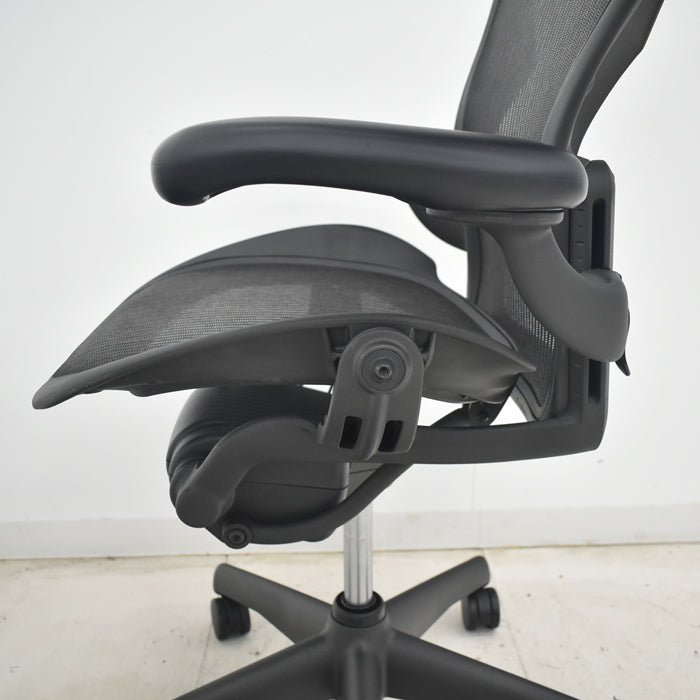 【中古】ハーマンミラー アーロンチェア Bサイズ 可動肘 ランバーサポート 2025071004【中古オフィス家具】