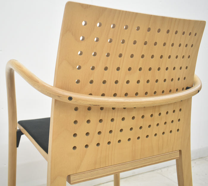 【中古】THONET 木製アームチェア 曲木 2025071507【中古オフィス家具】