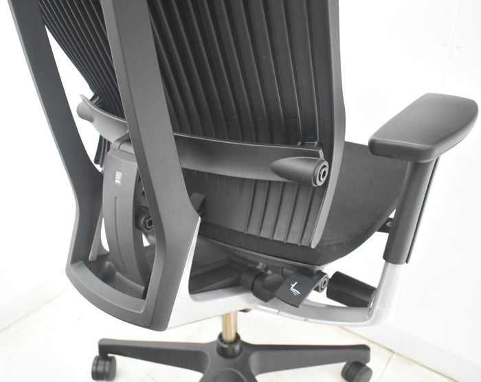 【中古】イトーキ スピーナ 可動肘 エラストマーバック 2018年製 2025071602【中古オフィス家具】