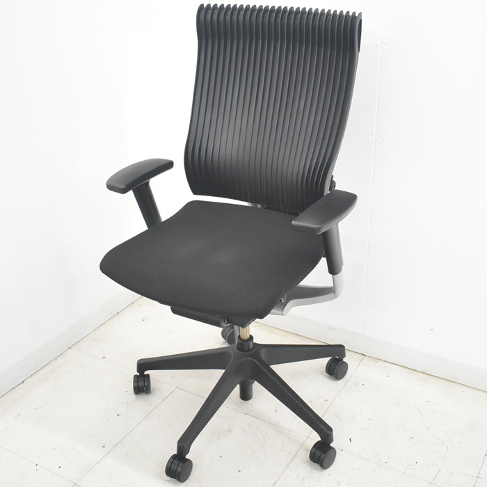 【中古】イトーキ スピーナ 可動肘 エラストマーバック 2018年製 2025071602【中古オフィス家具】