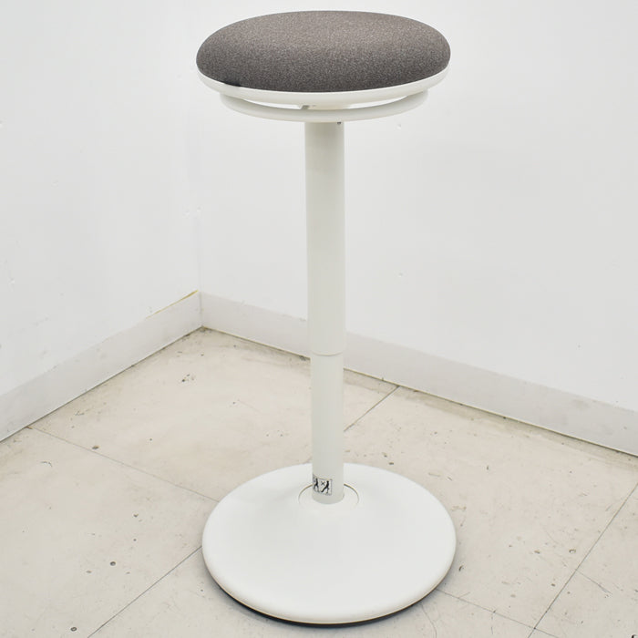 【中古】オカムラ ピルエット カウンターチェア スイング脚タイプ 2018年製 2025071705【中古オフィス家具】
