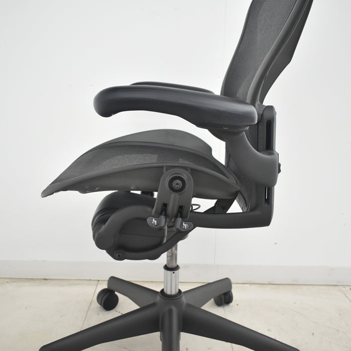 【中古】ハーマンミラー アーロンチェア Bサイズ フル装備 ランバーサポート 2025071902【中古オフィス家具】