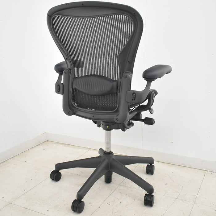 【中古】ハーマンミラー アーロンチェア Bサイズ フル装備 ランバーサポート 2025071903【中古オフィス家具】