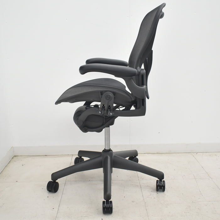 【中古】ハーマンミラー アーロンチェア Bサイズ フル装備 ポスチャーフィット 新型肘パッド 2025071904【中古オフィス家具】