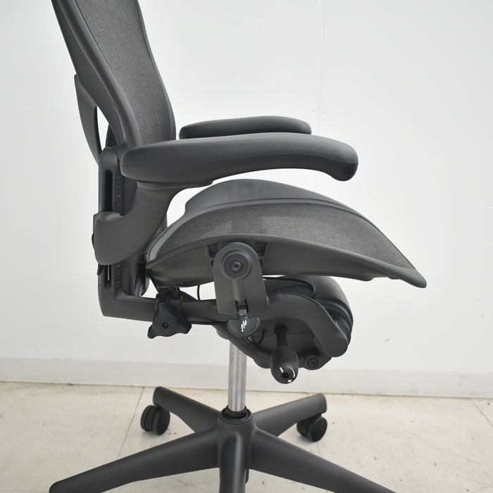 【中古】ハーマンミラー アーロンチェア Bサイズ フル装備 ポスチャーフィット 新型肘パッド 2025071904【中古オフィス家具】