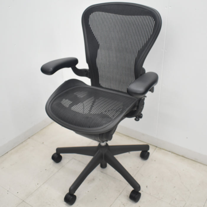 【中古】ハーマンミラー アーロンチェア Bサイズ フル装備 2025071908【中古オフィス家具】