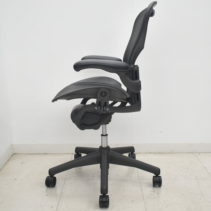 【中古】ハーマンミラー アーロンチェア Bサイズ フル装備 2025071908【中古オフィス家具】