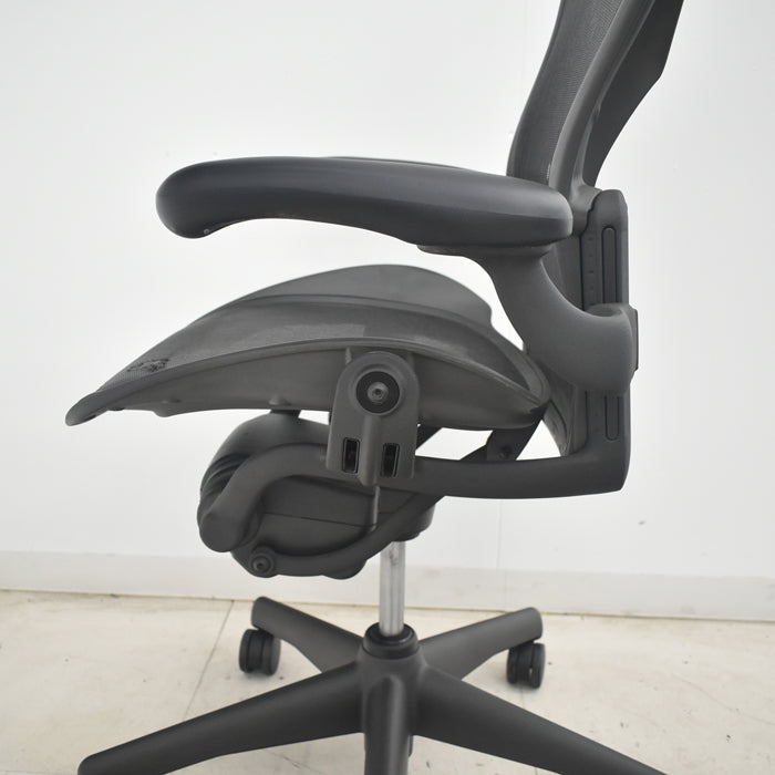 【中古】ハーマンミラー アーロンチェア スタンダード Bサイズ ランバーサポートなし 2025072205【中古オフィス家具】