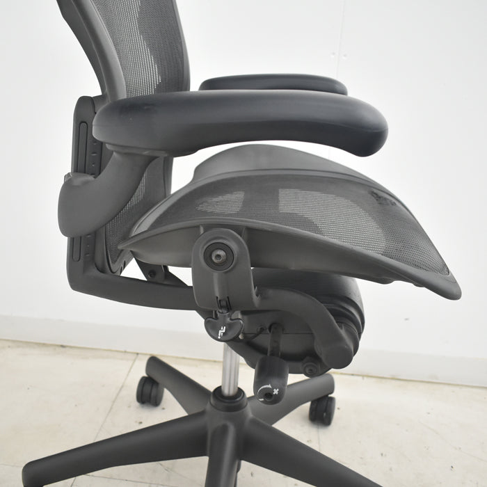 【中古】ハーマンミラー アーロンチェア スタンダード Bサイズ ランバーサポートなし 2025072205【中古オフィス家具】
