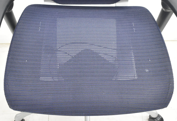 【中古】オカムラ バロン ローバック 可動肘 シルバー脚 2025072305【中古オフィス家具】