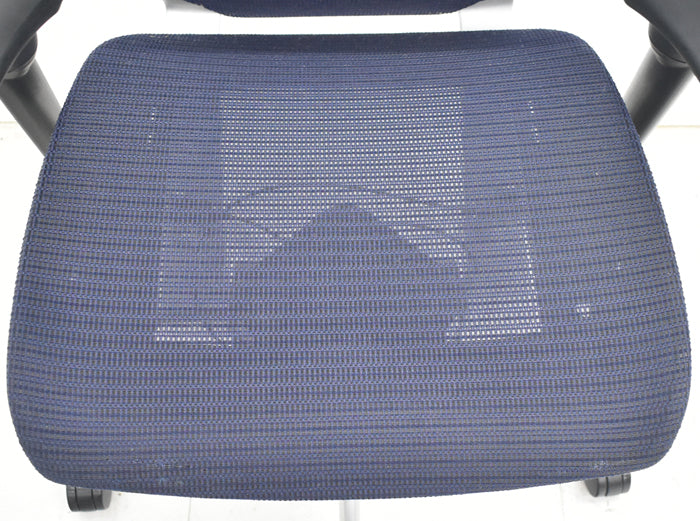 【中古】オカムラ バロン ローバック 可動肘 シルバー脚 2025072401【中古オフィス家具】
