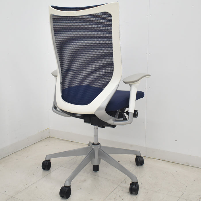 【中古】オカムラ バロン ハイバック 可動肘 シルバー脚 ホワイトフレーム 2025072404【中古オフィス家具】