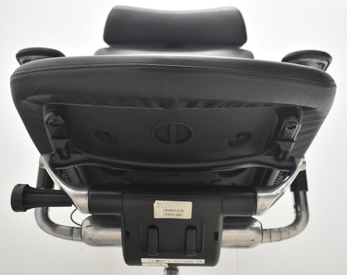 【中古】オカムラ コンテッサ 大型ヘッドレスト 可動肘 アルミポリッシュ 革張り 2025073102【中古オフィス家具】