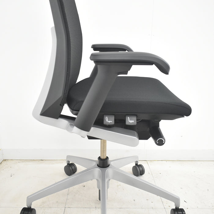 【中古】イトーキ ヴェント ハイバック 可動肘 シルバー脚 2025073105【中古オフィス家具】