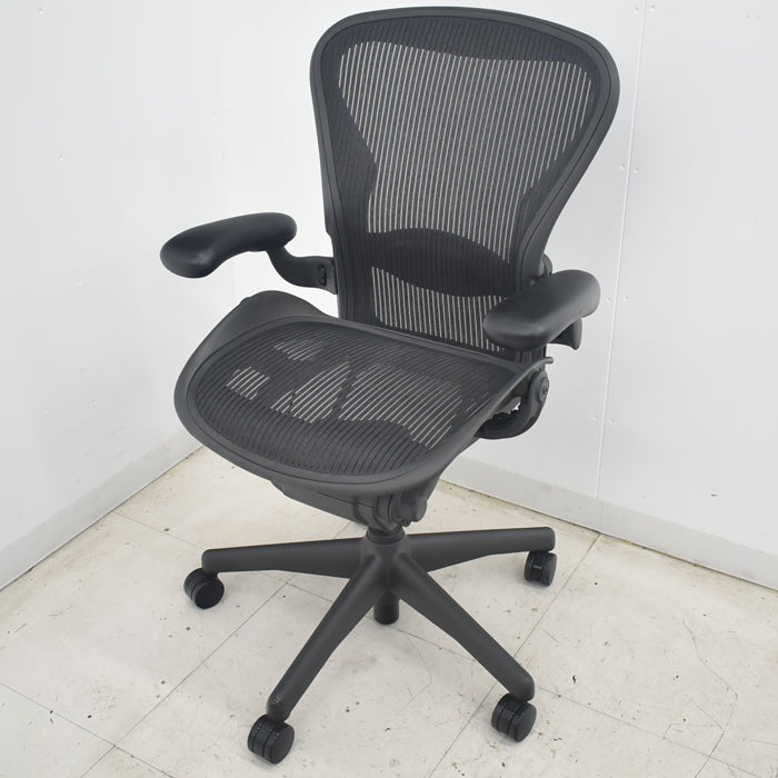 【中古】ハーマンミラー アーロンチェア Bサイズ 可動肘 ランバーサポート 2025081602【中古オフィス家具】