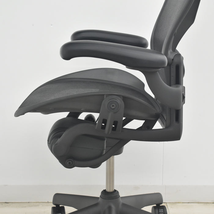 【中古】ハーマンミラー アーロンチェア Bサイズ 可動肘 ランバーサポート 2025081602【中古オフィス家具】