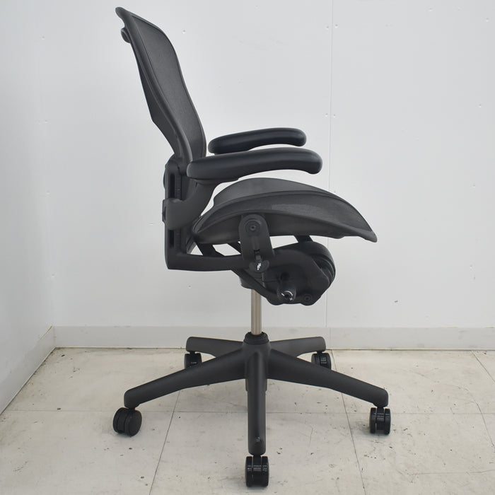 【中古】ハーマンミラー アーロンチェア Bサイズ 可動肘 ランバーサポート 2025081602【中古オフィス家具】
