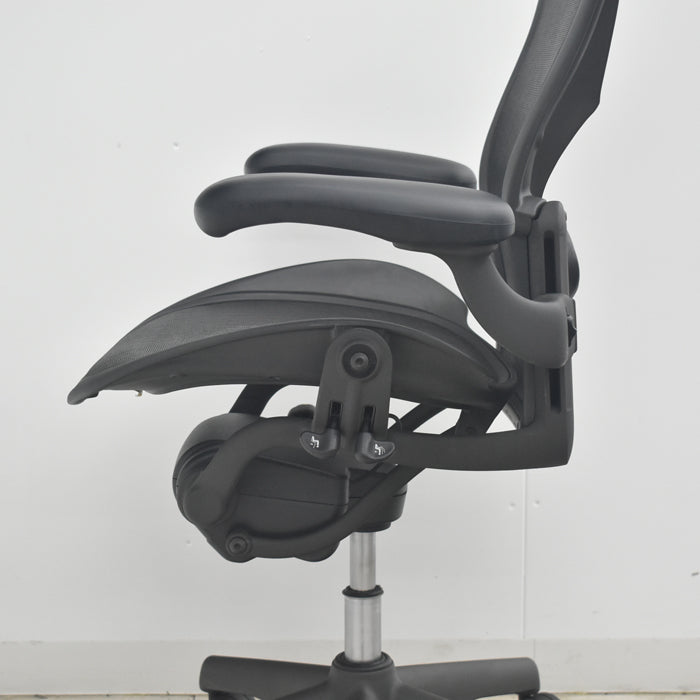 【中古】ハーマンミラー アーロンチェア Bサイズ フル装備 ランバーサポート 2025081607【中古オフィス家具】