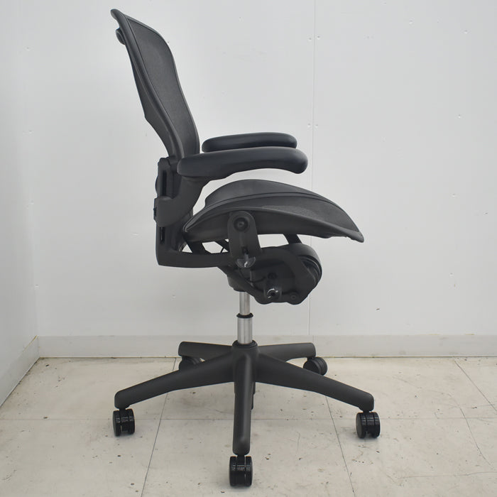 【中古】ハーマンミラー アーロンチェア Bサイズ フル装備 ランバーサポート 2025081607【中古オフィス家具】