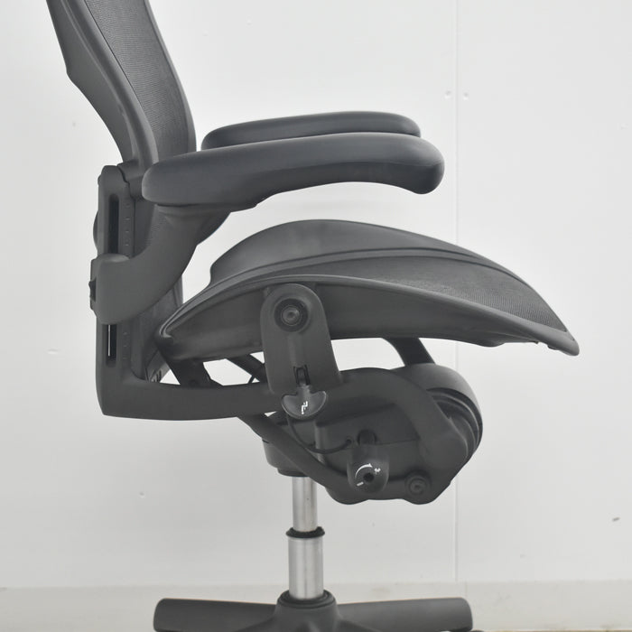 【中古】ハーマンミラー アーロンチェア Bサイズ フル装備 ランバーサポート 2025081607【中古オフィス家具】